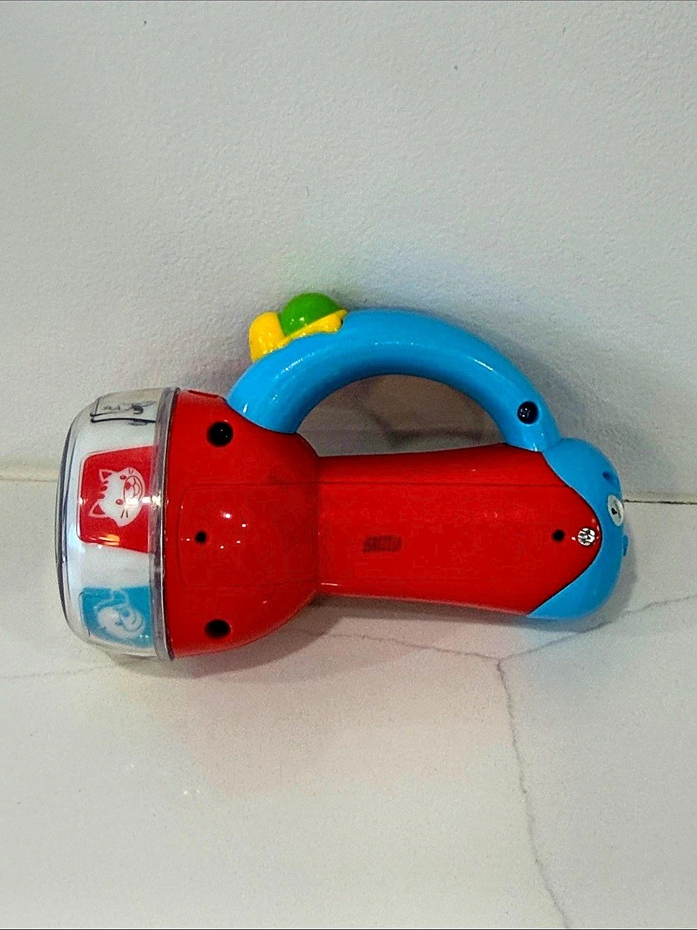 VTech Spin & Learn Color Flashlight Learning Toy - Picture 3 of 4